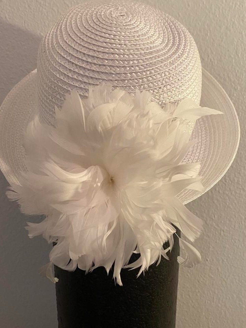 Women’s White Feather Accent Sun Hat - Elegant Occasion Hat NWT